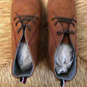 Tommy Hilfiger boys dress shoe